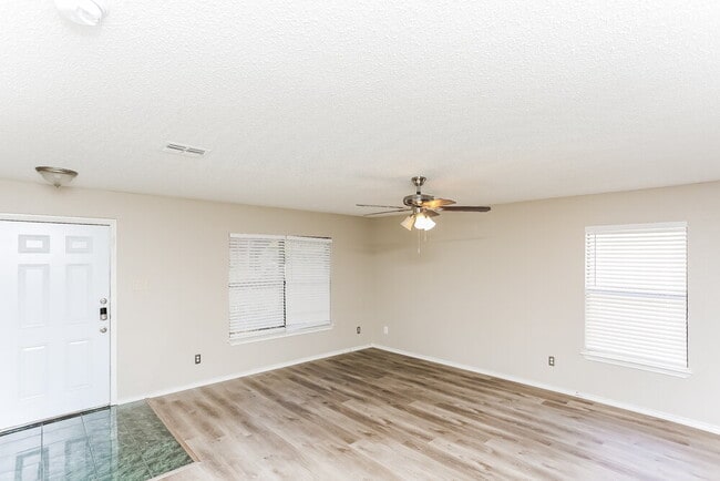 Photo - 3355 Chapel Pointe Trail