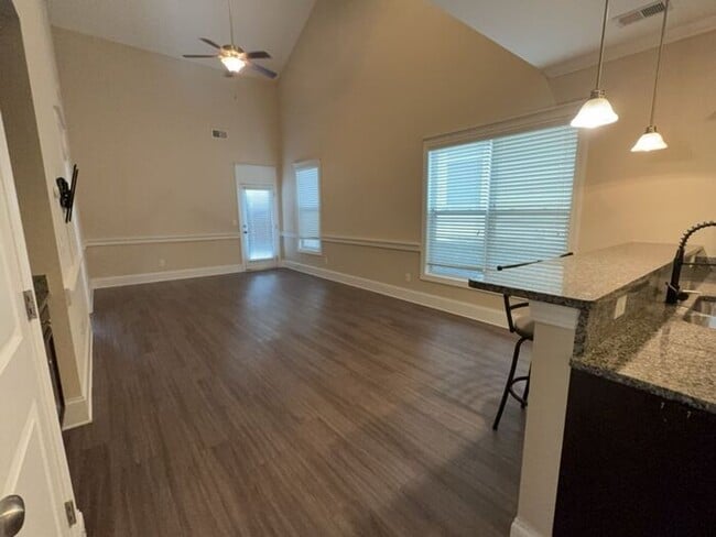 Photo - 344 Dawsons Park Dr