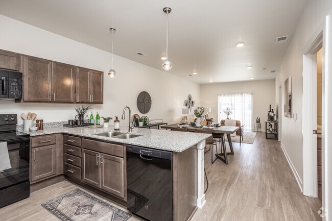 2BR, 2BA - Elm/1,277 SF