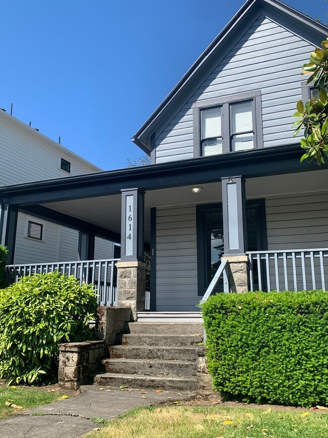 Building Photo - M1614 #1-3 Unit M1614-1