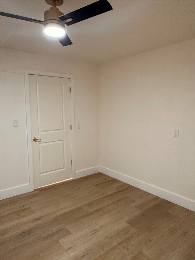 Photo - 410 Randall St Unit 7