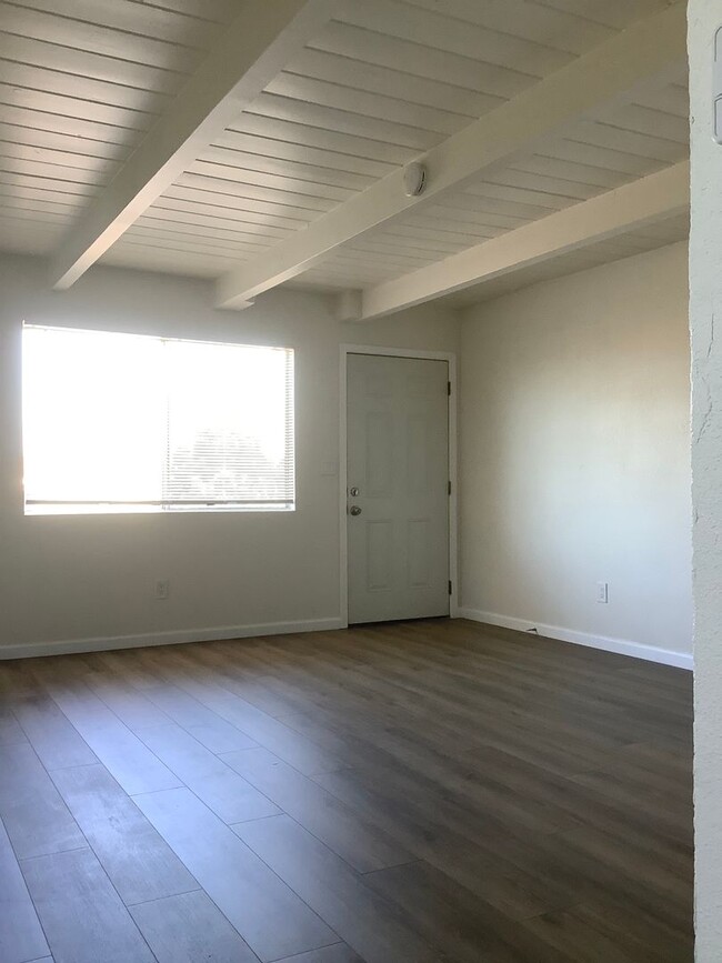 Photo - 2 Bedroom 1 Bath Upstairs Unit in Richmond... Unit 252 South 3rd St.