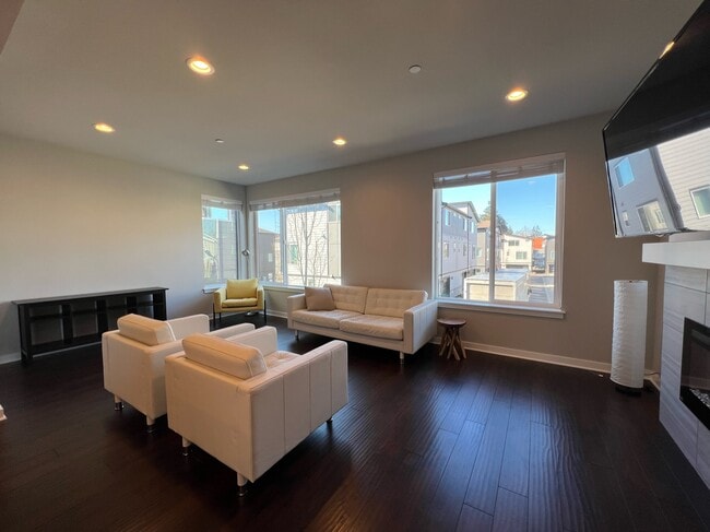 Photo - 14913 48th Ave W