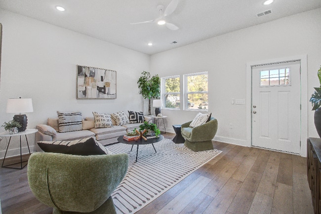 Photo - 5739 Murray Dr