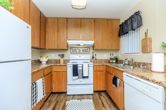 Lake Ridge Apartments