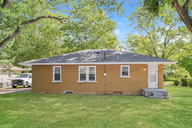 Photo - 529 La Motte Ln