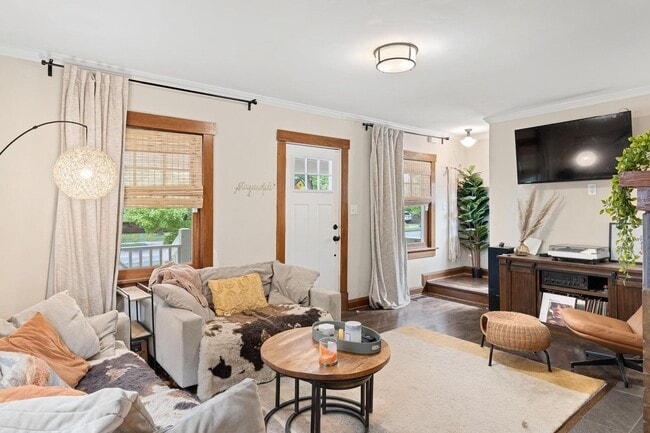 Photo - 2 Bed 1.5 Bath Home in the Heart of KCMO and Plaza Area