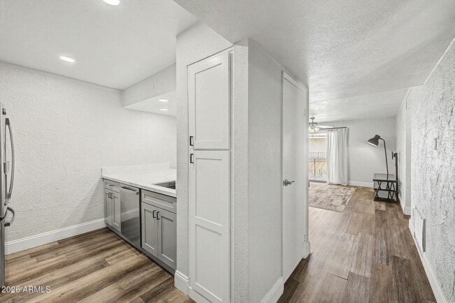 Photo - 3314 N 68th St Unidad 211
