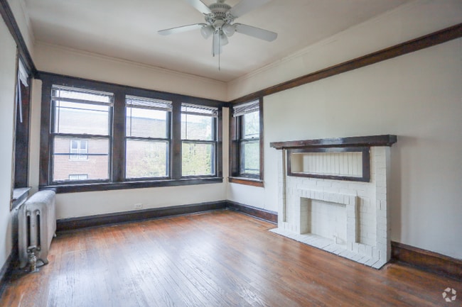 Building Photo - 1535 W Cornelia Ave Rental