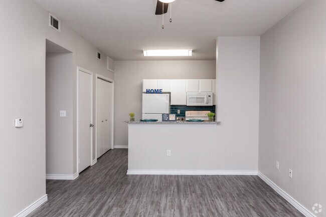 2BR, 2BA - 936SF Val Verde (Renovated) Living & Dining