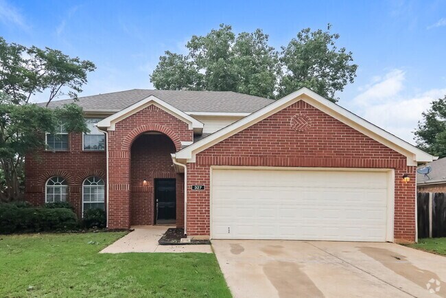 Building Photo - 327 Stately Oak Ln Rental