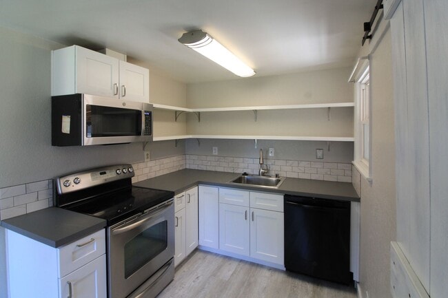 Photo - 2 Bedroom, 1 Bath Home in Kennewick