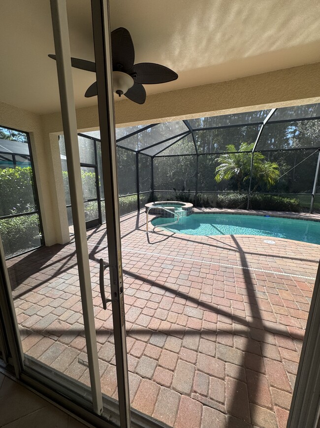 Screen Cage Lanai - 10510 Yorkstone Dr