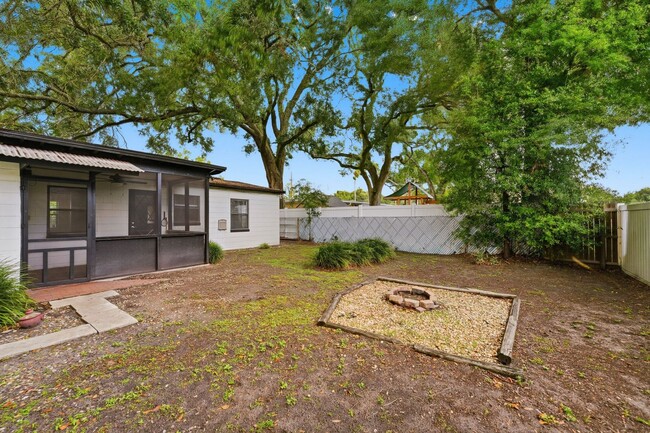 Photo - Move-In Ready 2-Bedroom Home with Private Backyard in the Heart of Orlando