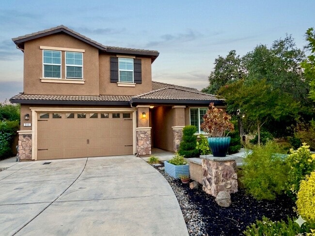 Photo - 233 Vanney Ct