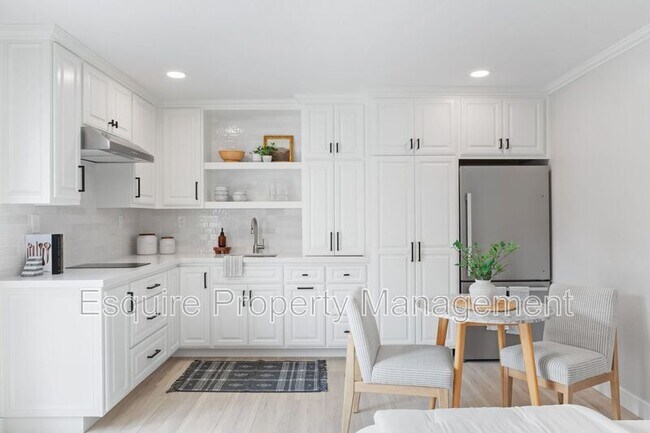 280 E Loop Dr Unit ADU