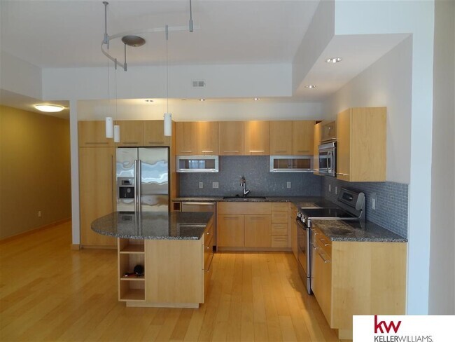 Building Photo - 1308 Jackson St Unit 311 Rental