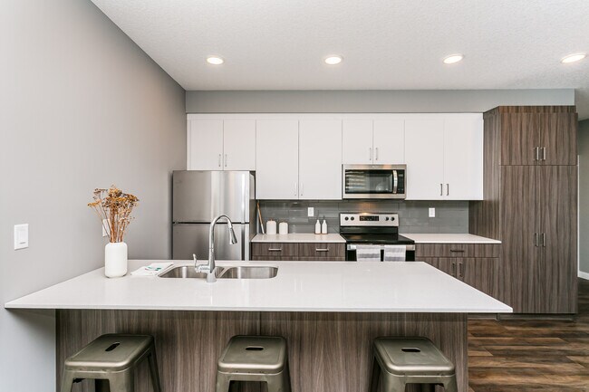 Building Photo - The View at Charlesworth