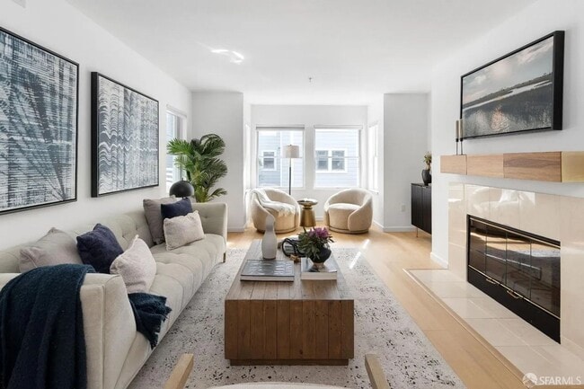 Photo - 1880 Steiner St