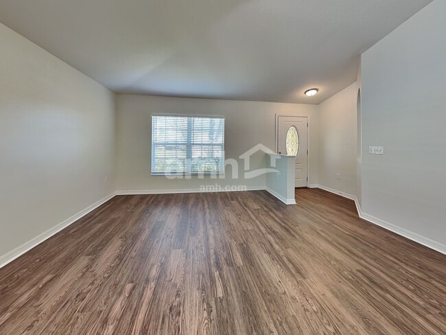 Photo - 2642 Queen Alberta Dr