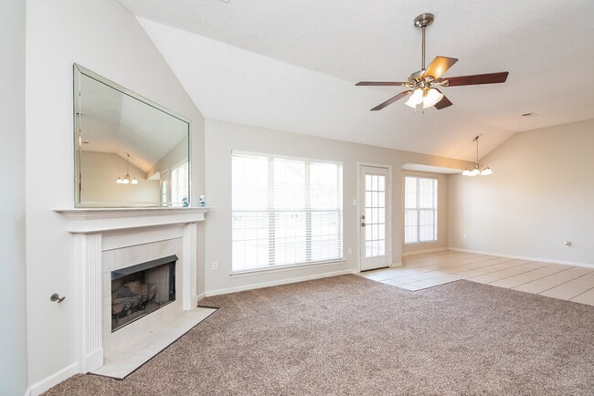 Photo - 2885 Rutherford Dr