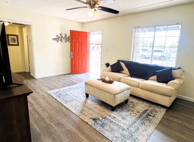 Photo - 3002 E McKinley St Apartment Unit 6