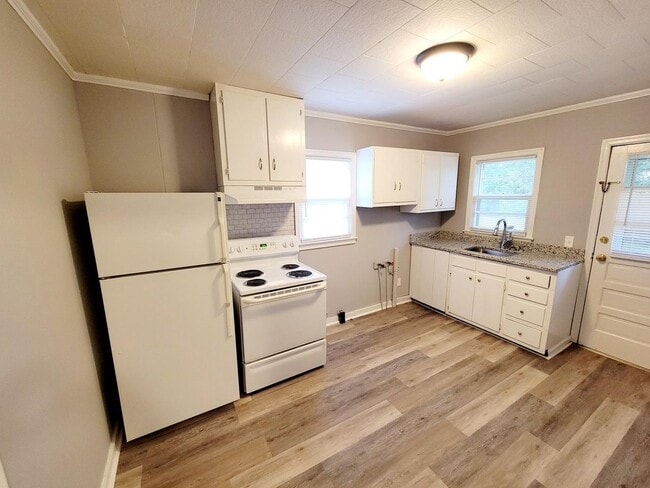 Photo - Your Cozy New Home Awaits in Burlington!