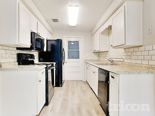 Photo - 2659 Pinewood Blvd E