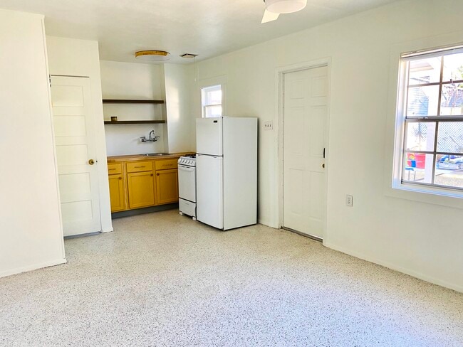 Photo - 1716 E Earll Dr Unit 1716 E. Earll Drive