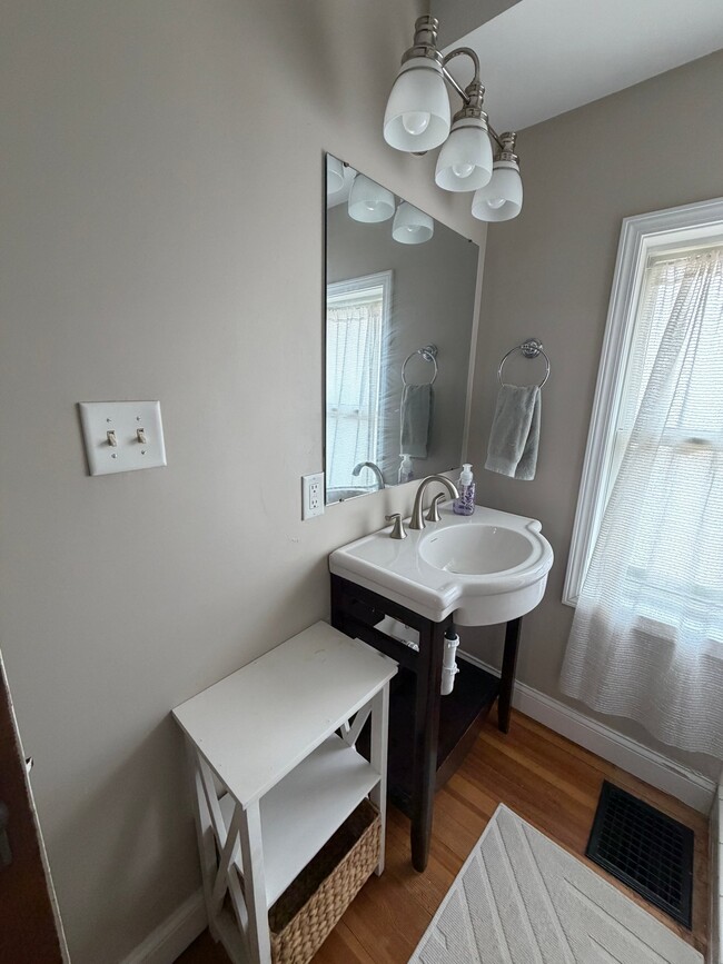 Photo - 726 1st St NW Unit 2