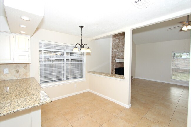 Photo - 2731 Colony Dr