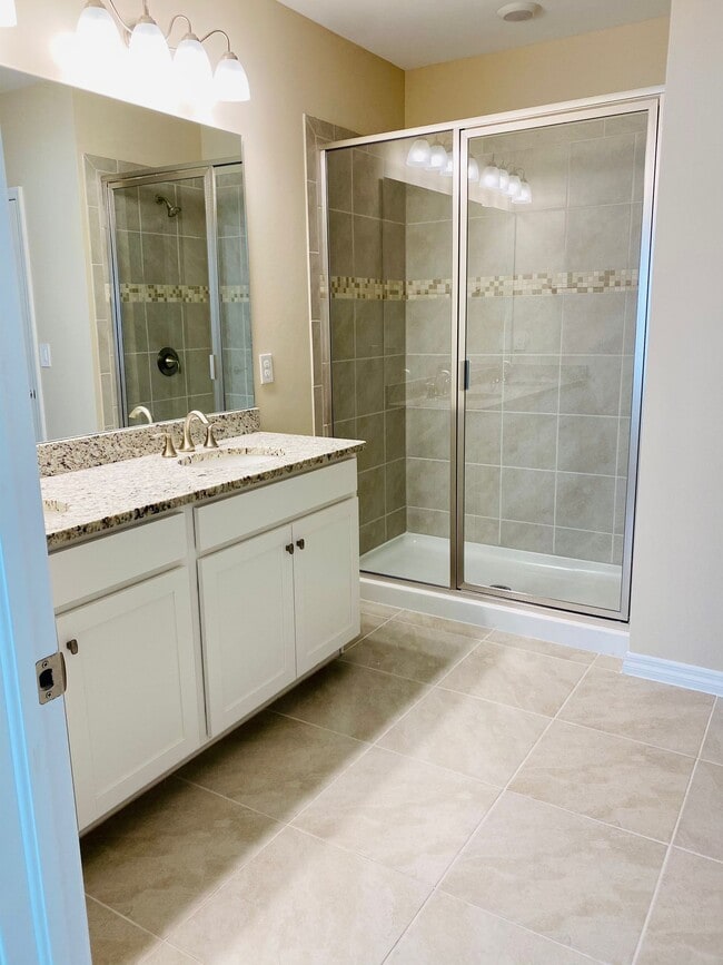 Photo - 3076 Royal Gardens Ave