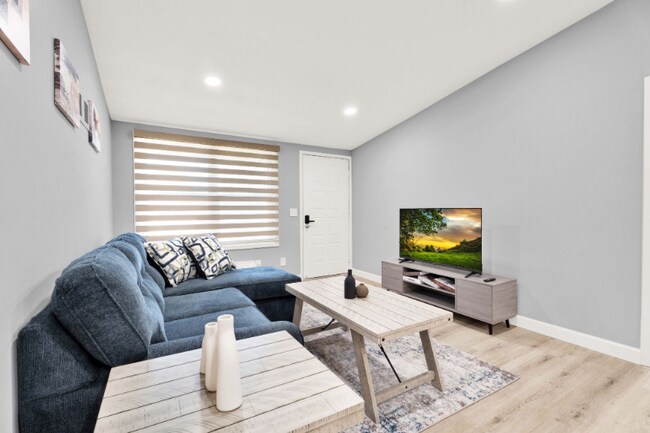 Photo - 6 Roanoke Ln Unidad 124