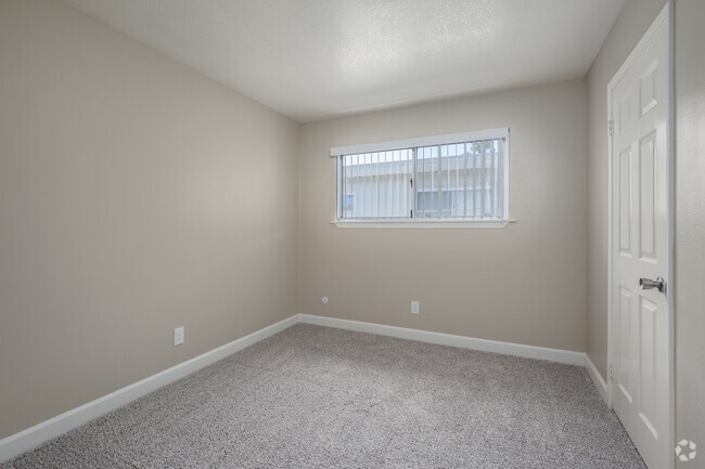 2BR, 1BA - 870SF - Second Bedroom