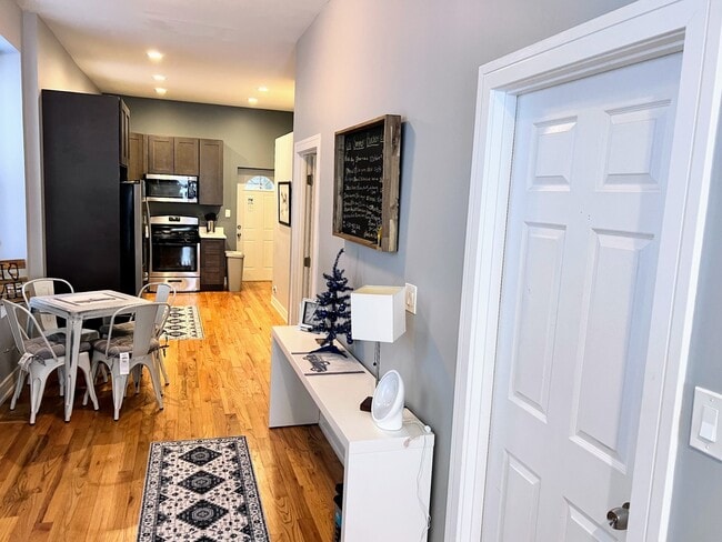 Photo - 113 S Paulina St Unit 3