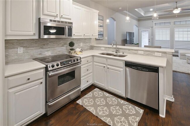 Photo - 200 Karten Ln