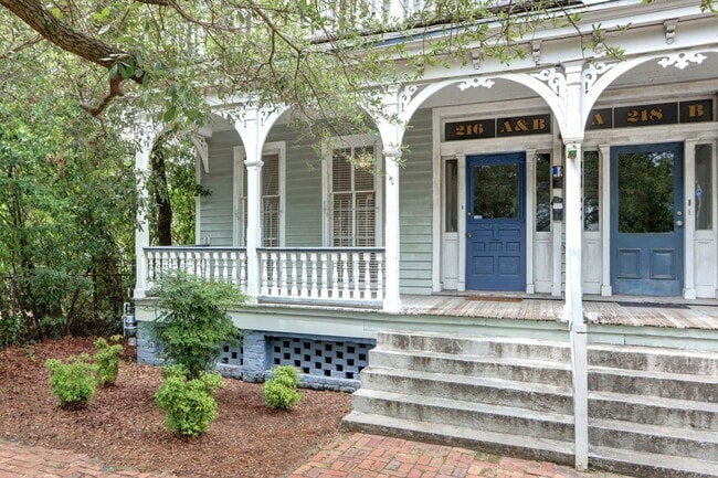 216 E Henry St Unit A