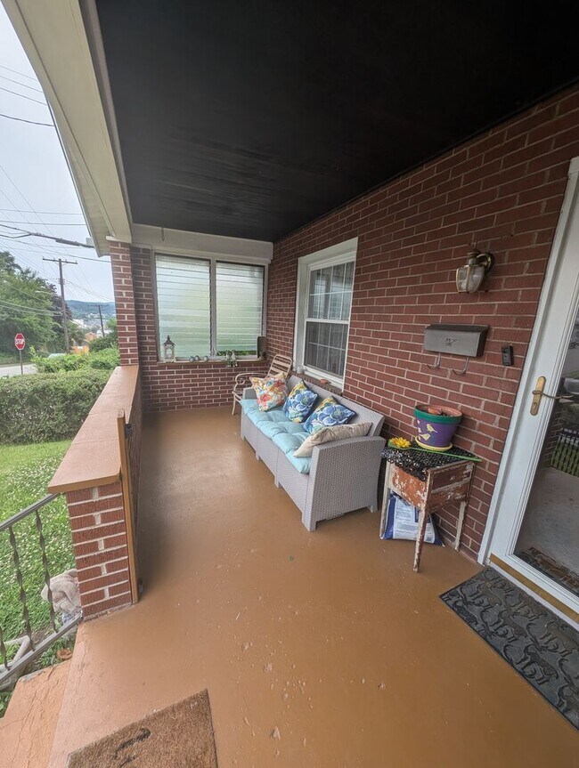 Photo - 2 Bed/1 Bath Home for Rent