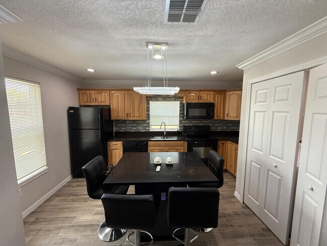 Photo - 216 Smith Ave