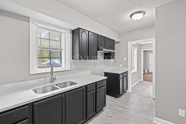 Photo - 4051 Auburn Rd