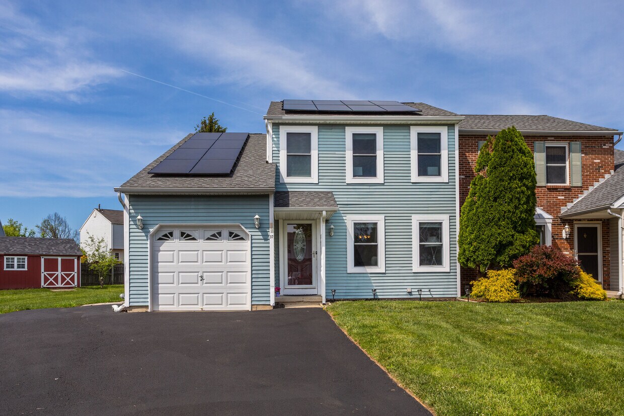 Front - 37 Curry Ln (Horsham, PA)