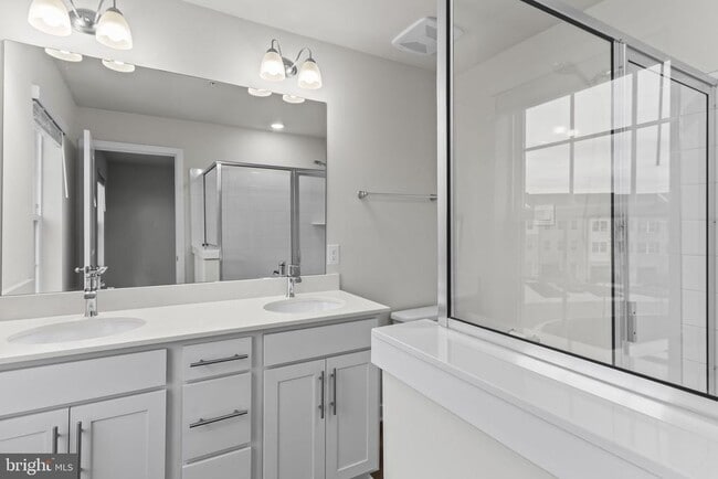 Building Photo - 7533 Golden Halls Ter