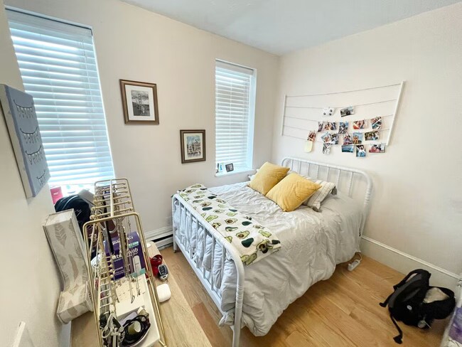 Images are representative samples of the advertised unit. Actual units shown during tours may differ