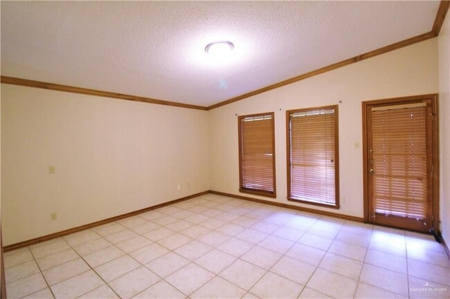 Photo - 2125 Sabinal St