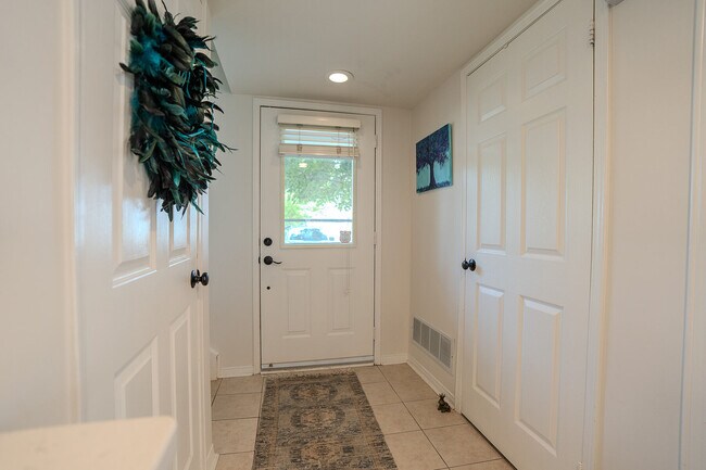 Photo - 5 Valleymede Ct