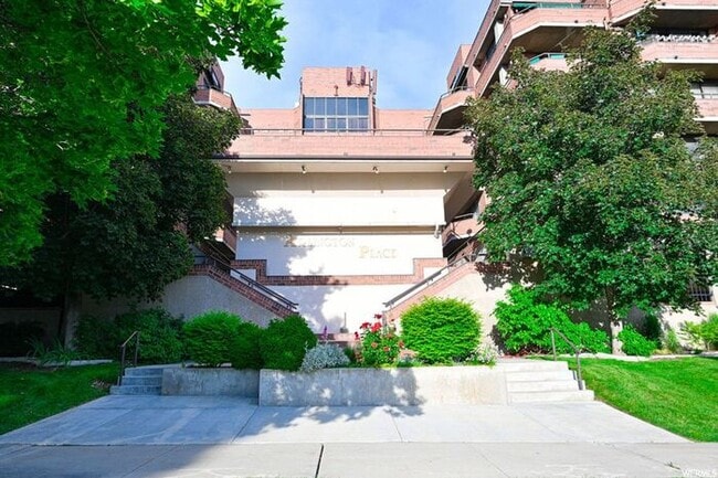 Building Photo - Modern Downtown Condo with Secure Access at Arlington Place Unit 501