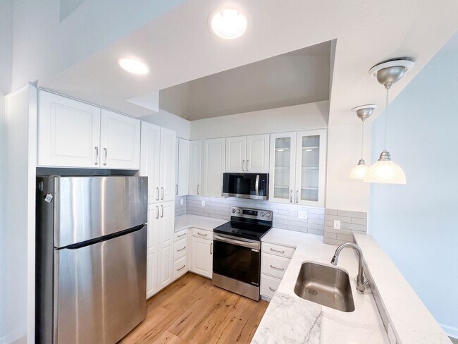 Building Photo - 2089 N Fork Dr
