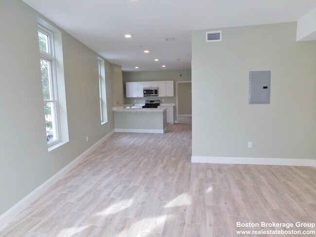 Photo - 10 Roxbury St Unit 3