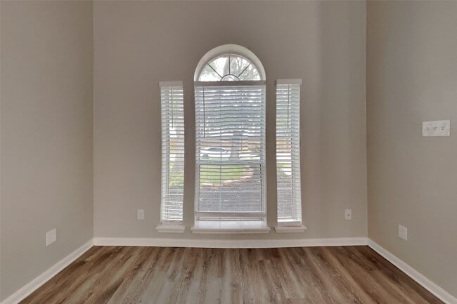 Photo - 12827 Deer Cove Ln