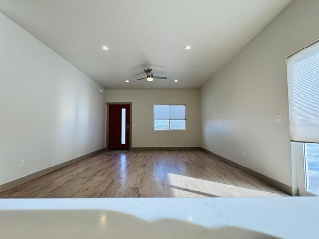 Photo - 1823 Knight St